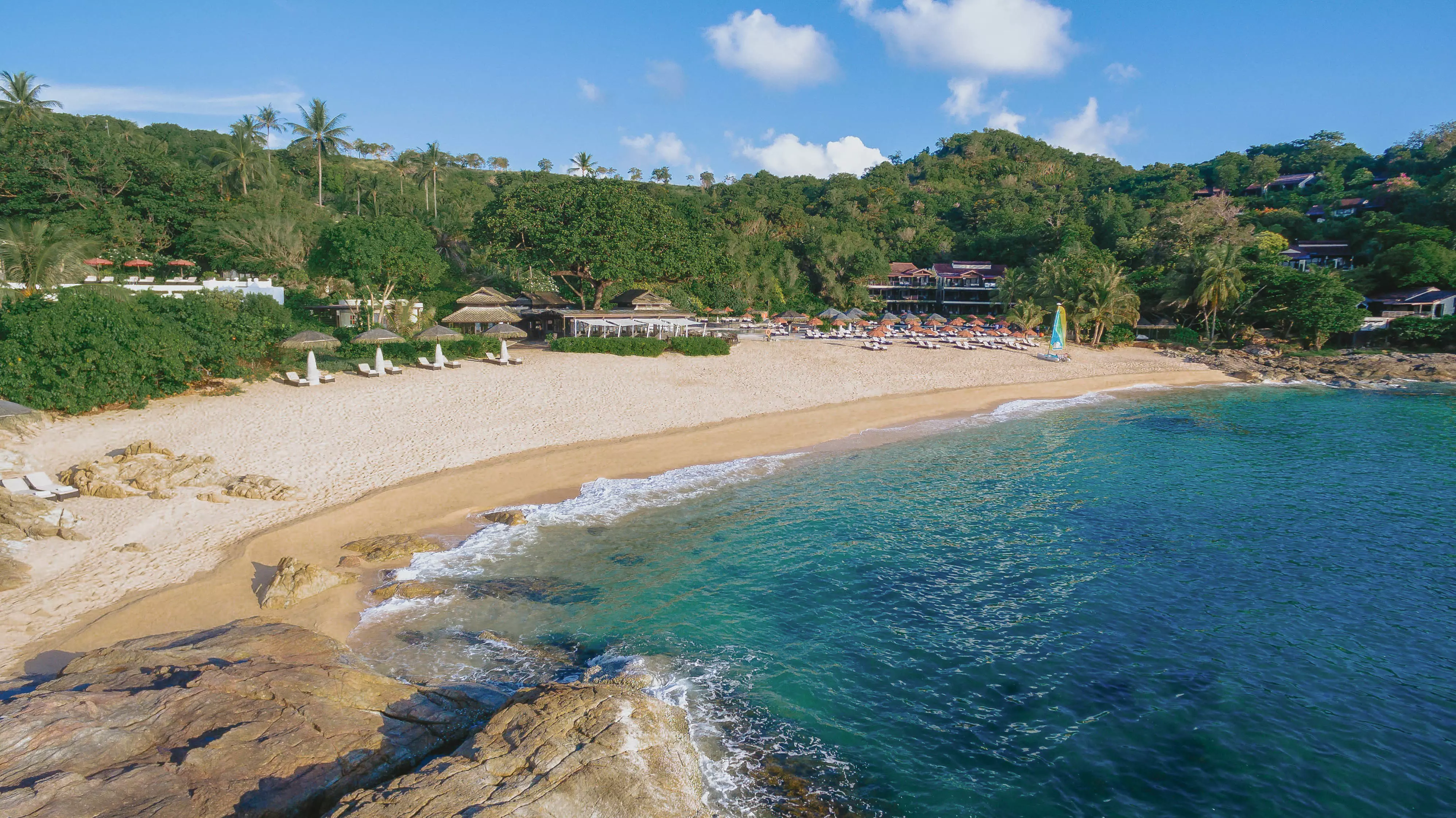 Garrya Tongsai Bay - White sand and turquoise water